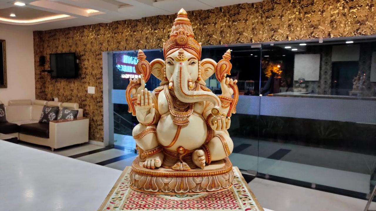 Hotel Karan Vilas Agra  Eksteriør billede